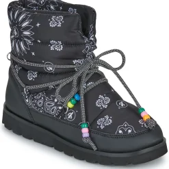 SNOW BOOTS
