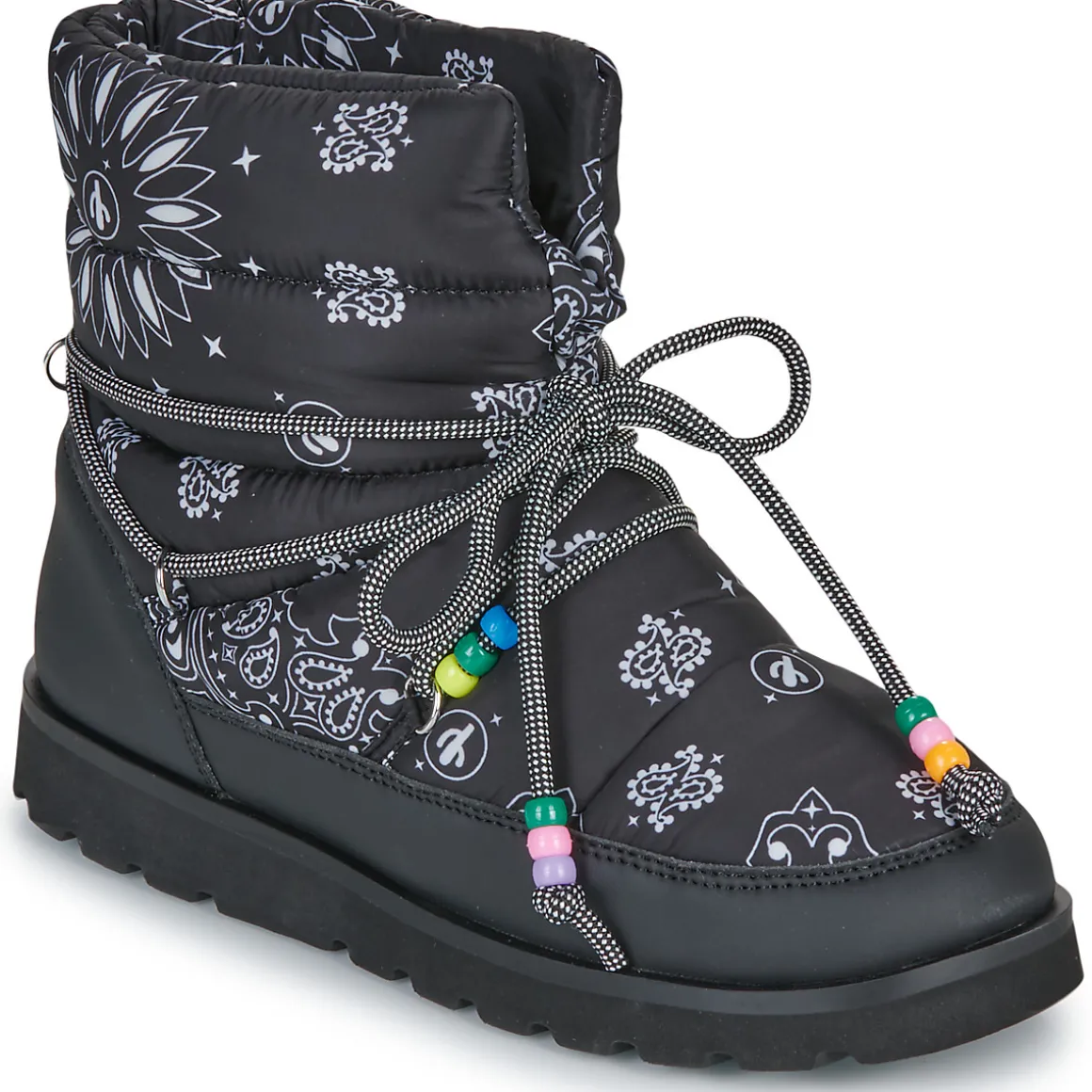 SNOW BOOTS