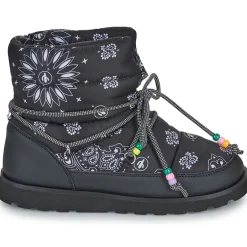 SNOW BOOTS